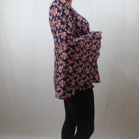 Avital Womens BOHO Dark Fairy Top Small Navy Ditsy Floral Bell Sleeve Casual NWT - Picture 3 of 4
